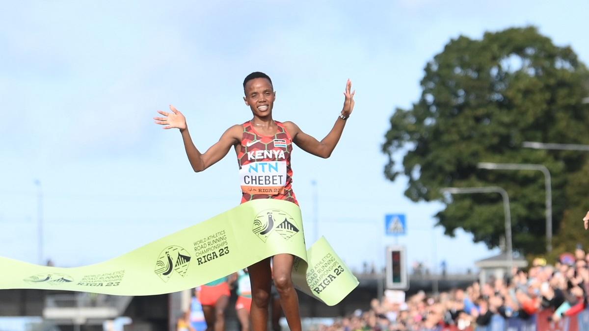 Chebet and Gebrhiwet win 5km Gold at World Road Running