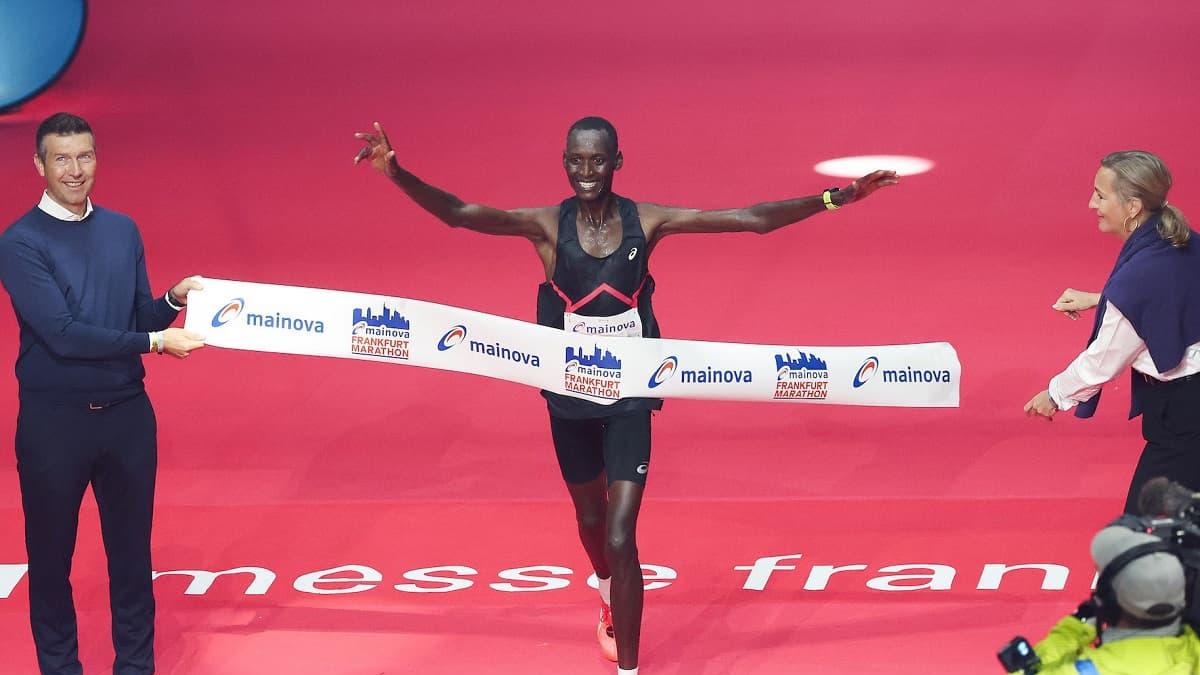 Brimin Misoi And Buzenesh Gudeta Dominate At Frankfurt Marathon | Watch ...